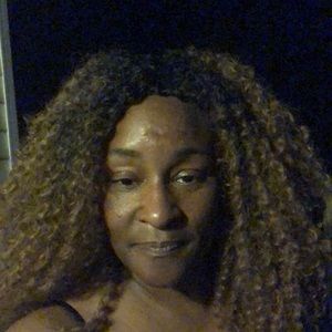 Meet your Posher, Eddietia